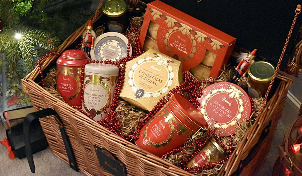 Large Christmas Hamper with different Puddings, Biscuits Featured Image