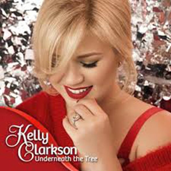 Kelly Clarkson underneath the tree - Cheerful Christmas Playlist