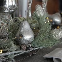 Sage table setting - Christmas Décor Trends 2019