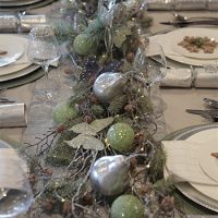 Sage table setting - Christmas Décor Trends 2019