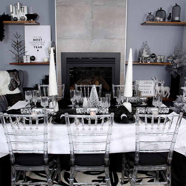 Lifestyle Luxe - Table filled with set of the theme