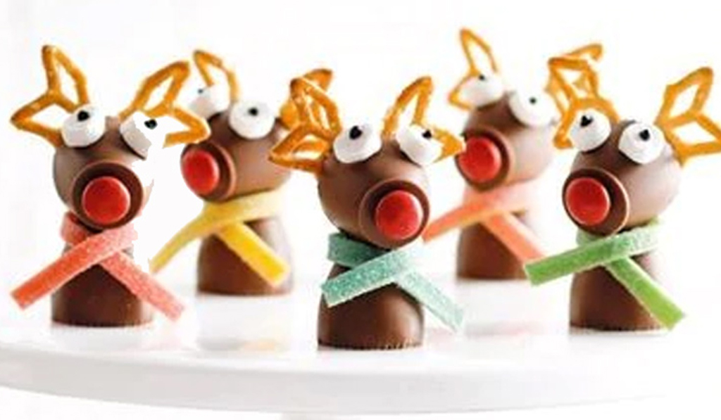 Mini Rudolph Cups with different scarf colour