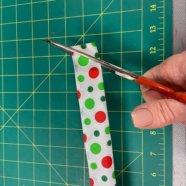 DIY Wreath Kits Cut Ribbon Dovetail