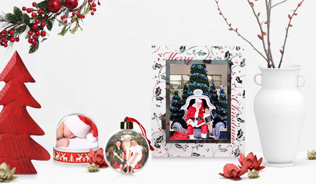 Creating Beautiful Gifts from You Santa Photos - Santa Photo Snow Dome, Clear craft bauble with a photo inside, Santa clause Frame