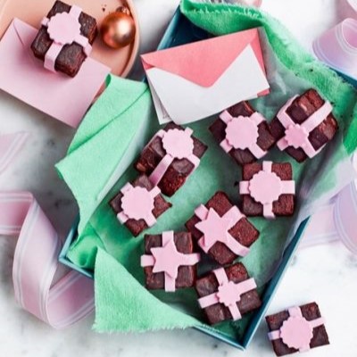 Brownies placed in a Small box with Green paper