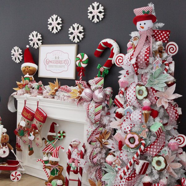 Sweet gingerbread christmas tree and mantle