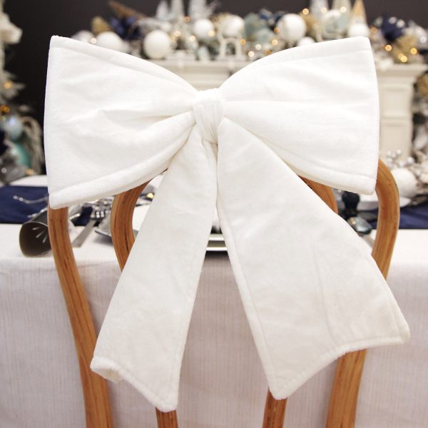 Coastal Chic Christmas Table White Padded Velvet Bow