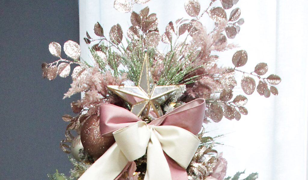 Pink Christmas Dreams Tree Topper Feature with Rose Gold Star