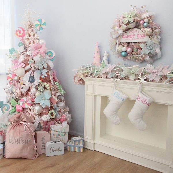Christmas Sprinkles Decorating Theme - With Christmas Tree and Christmas stocking Hanging