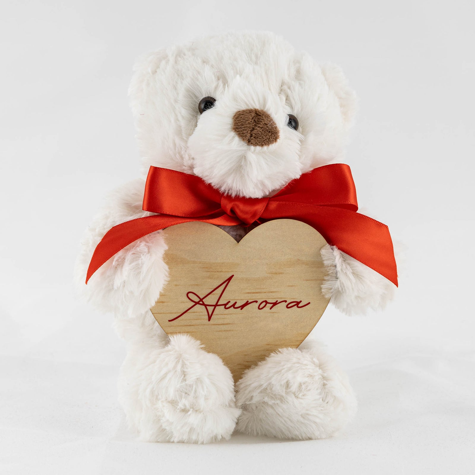 personalised-soft-and-cuddly-white-bear-with-timber-heart
