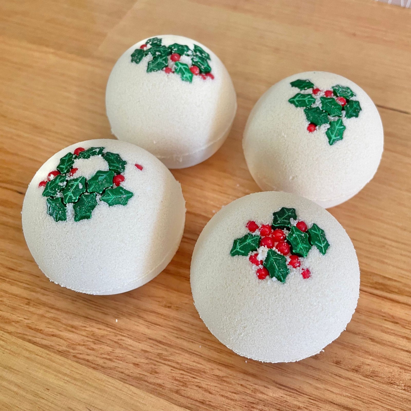 Bath Bomb - Mistletoe 140g
