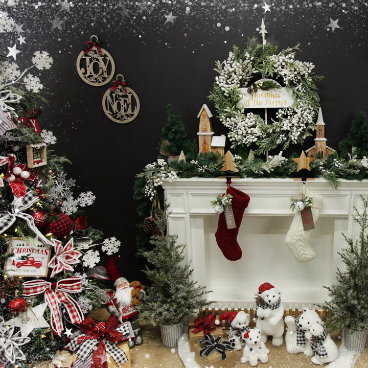 White Berry and Frosted Leaf Christmas Wreath (65cm Dia)