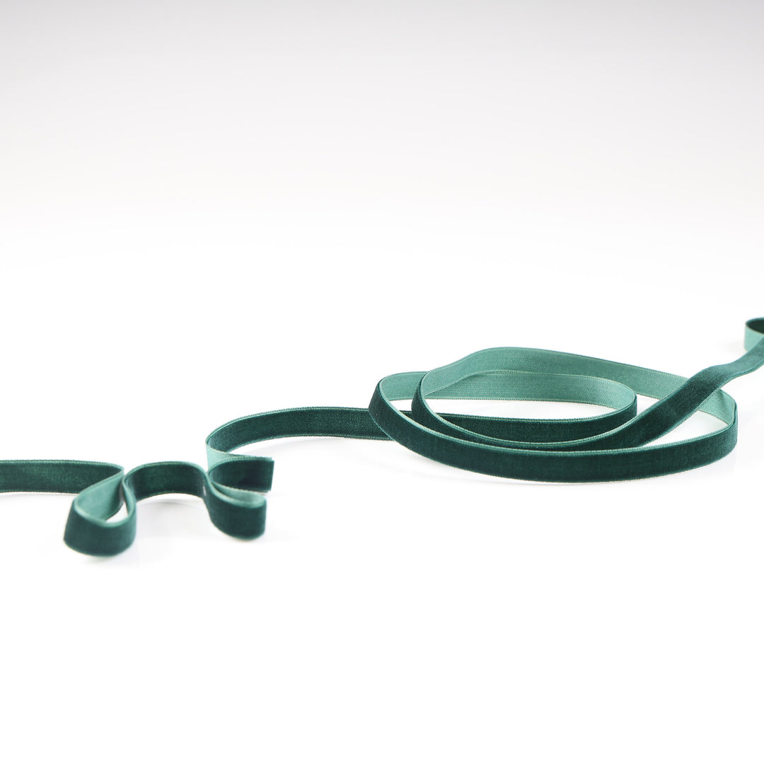 Forest Green Velvet Ribbon 1cm x 9.15m