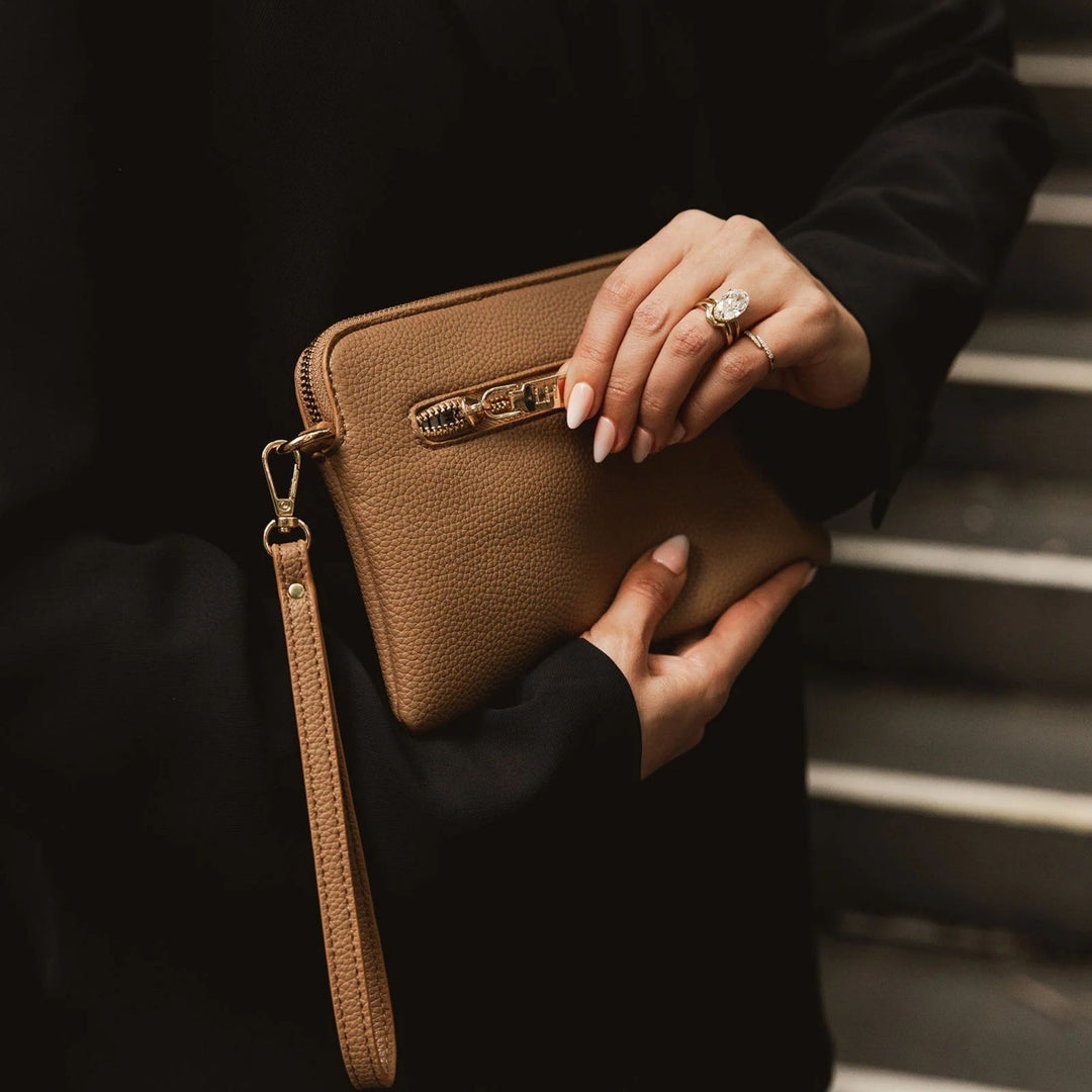 louenhide-poppy-clutch-honey