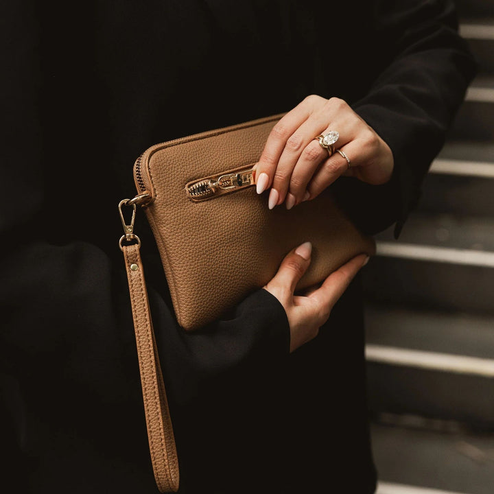 louenhide-poppy-clutch-honey