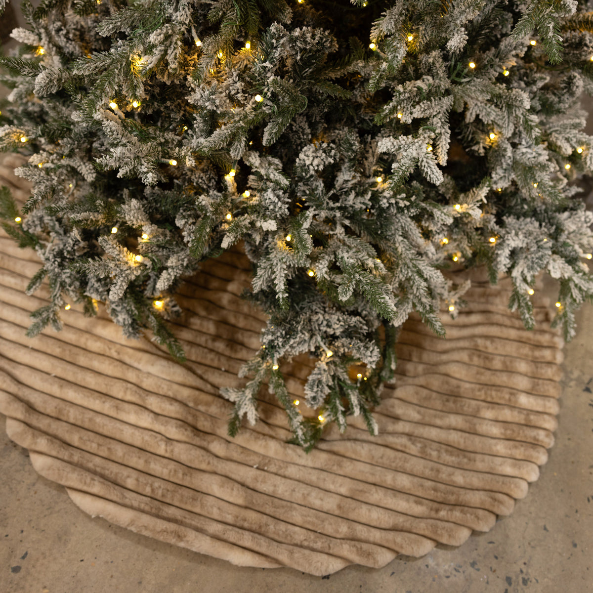 Natural Brown Ultra Soft Ribbed Faux Fur Tree Skirt