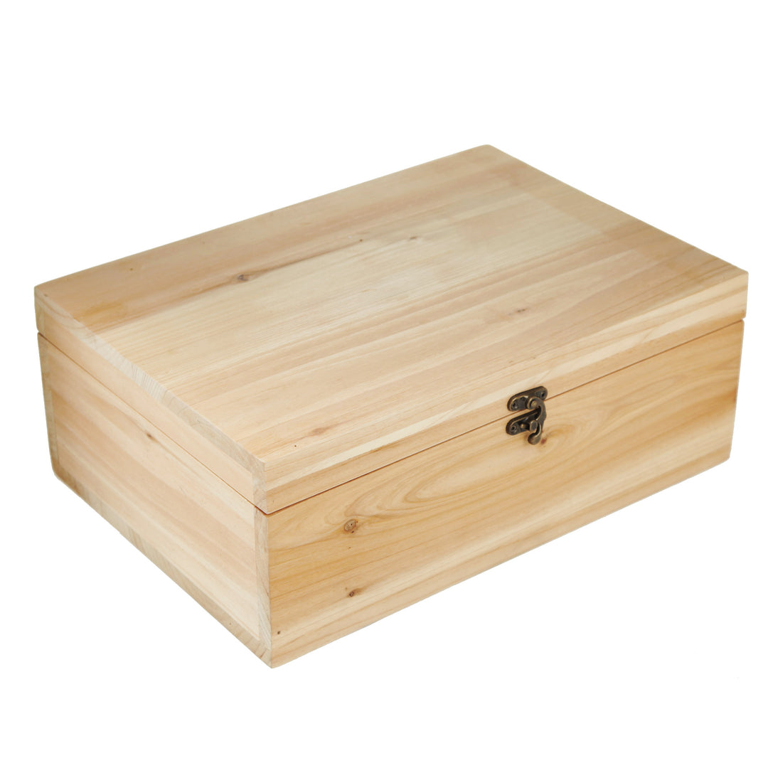 Personalised Wreath Wooden Christmas Eve Box