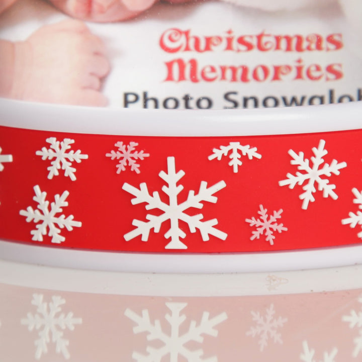 Photo Snow Dome - Red Snowflakes - Snowflakes close up