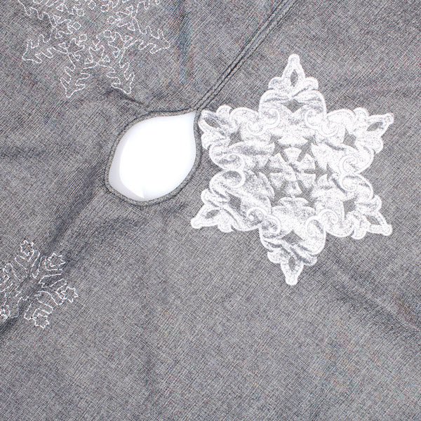 Silver Snowflake Tree Skirt Detail