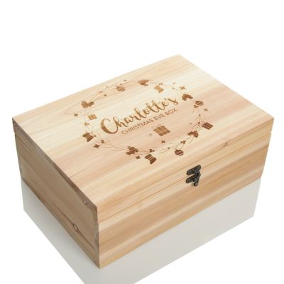 Personalised Wreath Wooden Christmas Eve Box